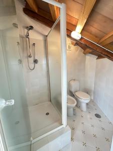 Ένα μπάνιο στο Al Castello B&B +18 φωτογραφίες