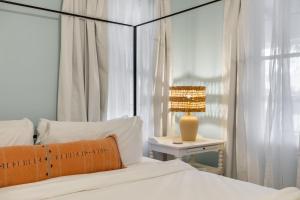 Фотография из галереи THE SIMONTON ROOM at Inn on Fleming Key West в Ки-Уэст