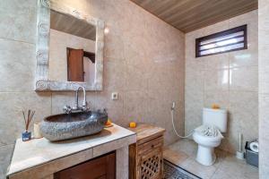 Ένα μπάνιο στο salaoni villa ubud +36 φωτογραφίες