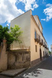 The surrounding neighborhood or a neighborhood close to a vendégházakat