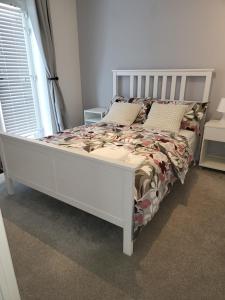 Ένα ή περισσότερα κρεβάτια σε δωμάτιο στο Home Like Yours +55 φωτογραφίες