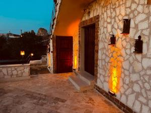 Anusimda banka yorilib ketdi. Aletta porno brazzers