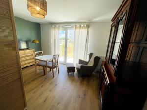 Gallery image of Studio dans résidence avec salon et cuisine partagés - 403 in Épron