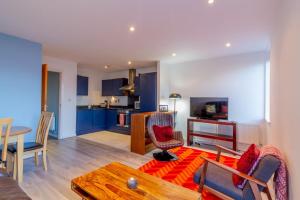 Η κουζίνα ή μικρή κουζίνα στο GuestReady - Vibrant Apartment in Dolphins Barn +22 φωτογραφίες