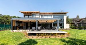 En have udenfor Casa Cundi, Contemporary Living in Nature