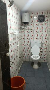 Ένα μπάνιο στο Seven Hills Home Stay