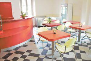 Restaurace v ubytování Ostello La Miniera