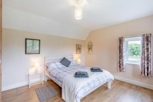 Postel nebo postele na pokoji v ubytování 3 Bed in Hastings oc-h32649