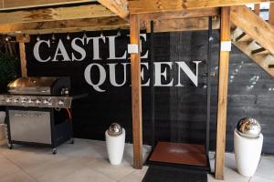 Gallery image of Castle Queen in Coseley +37 photos