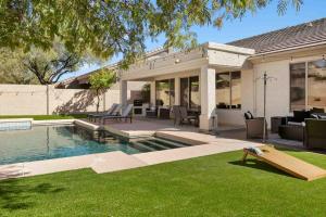 Swimmingpoolen hos eller tæt på Tailfeather