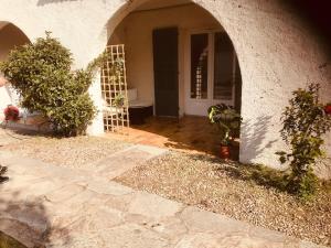 リュクシアナにあるLa parenthèseの植木入口 +9枚の写真