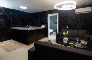 Φωτογραφία από το άλμπουμ του Royal TLV Pastel collection στο Τελ Αβίβ