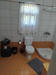 Ένα μπάνιο στο Litsa House