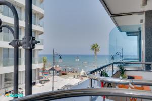 Γενική θέα στη θάλασσα ή θέα στη θάλασσα από  αυτό το διαμέρισμα