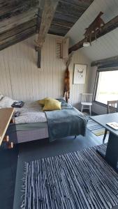 Katil atau katil-katil dalam bilik di White Creek Wilderness Cottage +49 gambar