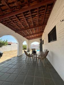 Balkoni atau teres di Casa com piscina próxima a praia de Águas Belas +22 gambar