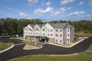 莱诺克斯Element Lenox Berkshires的公园内酒店空中景观