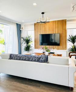 TV a/nebo společenská místnost v ubytování Lynh San Villa Novaworld Phan Thiet