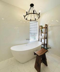 Koupelna v ubytování Lynh San Villa Novaworld Phan Thiet + 9 fotografií