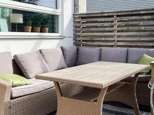 Χώρος καθιστικού στο 4 star holiday home in LAHOLM