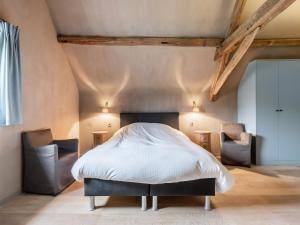 Una cama o camas en una habitación de Beernem Countryside Home