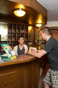 Loungen eller baren på Hotel Molnár