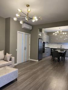 Η κουζίνα ή μικρή κουζίνα στο Green City Resort