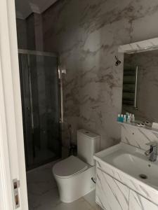 Ένα μπάνιο στο Green City Resort