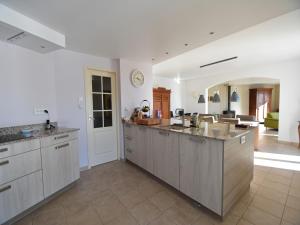 Η κουζίνα ή μικρή κουζίνα στο Villa Bliss in Haut-Languedoc