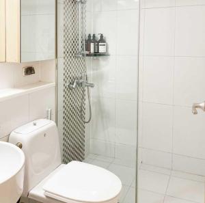 Un baño de Mother of pearl Stay