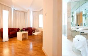 Koupelna v ubytování Hotel Excelsior