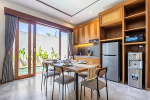 Nhà bếp/bếp nhỏ tại Villa Baile Bali by Great Bali Villas