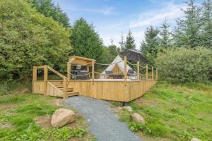 a gazebo with a tent in a field at 1 Bed in Austwick oc-r32793 in Eldroth