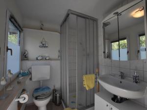 Imagen de la galería de Striking Holiday Home in Sternberg with Jetty, en Sternberg 23 fotos más