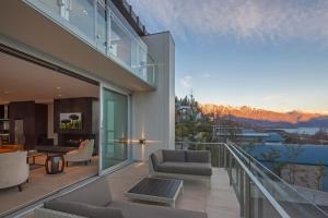 Gallery image of Villa De Luxe, a Relax it's Done luxury holiday home in Queenstown