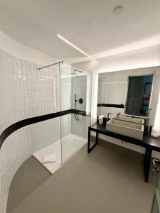 O baie la Delta Rooms