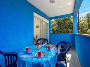 Fotografie z fotogalerie ubytování Seaside Apartment in Mandre with Barbecue v destinaci Mandre