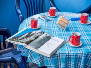 Παροχές για τσάι/καφέ στο Inviting Apartment near Mala Mandra Beach