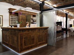 Ο χώρος του lounge ή του μπαρ στο Characteristic apartment in Codigoro with pool