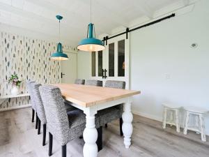 Gambar di galeri bagi Holiday Home in Reutum with Pond and Trails di Reutum