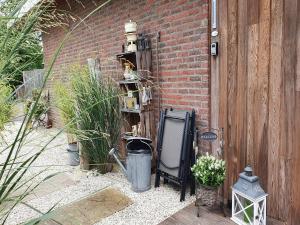 Taman di luar Stylish Holiday Home Near Sea +32 gambar