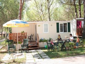 Gambar di galeri bagi Simplistic mobile home in Castiglione del Lago near lake di Borghetto