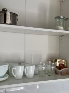 バルハシにあるЧистая , новая, квартира в Балхашеの鉢棚