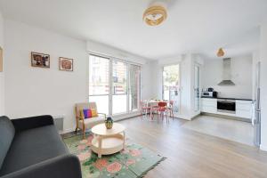 Kuchyň nebo kuchyňský kout v ubytování Charming apartment - 2BR-4P- Balcony- Malakoff + 11 fotografií