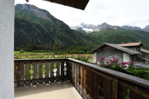 a balcony with a view of a mountain at Boarhof in San Giacomo Val di Vizze