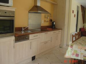 Η κουζίνα ή μικρή κουζίνα στο Peaceful Stay near Lake