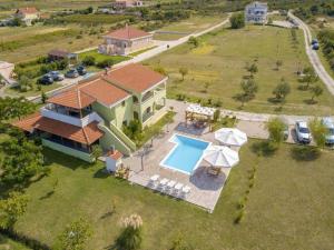 Bazén v ubytování Apartment in Croatia near the Coast nebo v jeho okolí