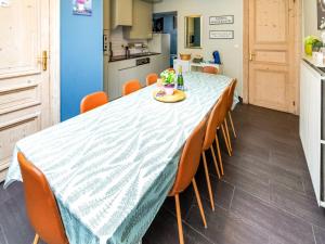Kuchyň nebo kuchyňský kout v ubytování Spacious holiday home in Bruges