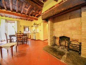 Φωτογραφία από το άλμπουμ του Stunning Holiday Home in Umbria With Jacuzzi σε Monte Santa Maria Tiberina +36 φωτογραφίες