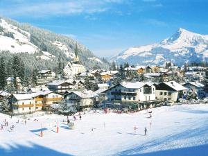 キルヒベルク・イン・チロルにあるGipfelglück Classicの雪山スキー団